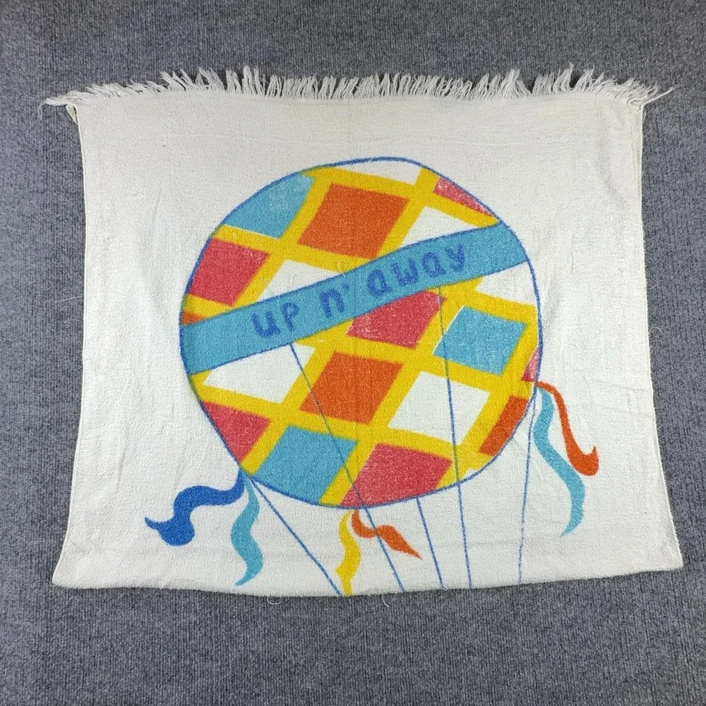 Cannon Bath Towel Up N' Away Hot Air Balloon City Skyline 20x30 Cotton USA